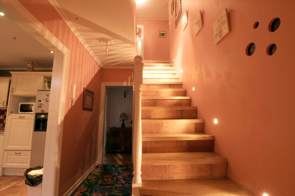 Our House Guesthouse Рейкьявик Экстерьер фото