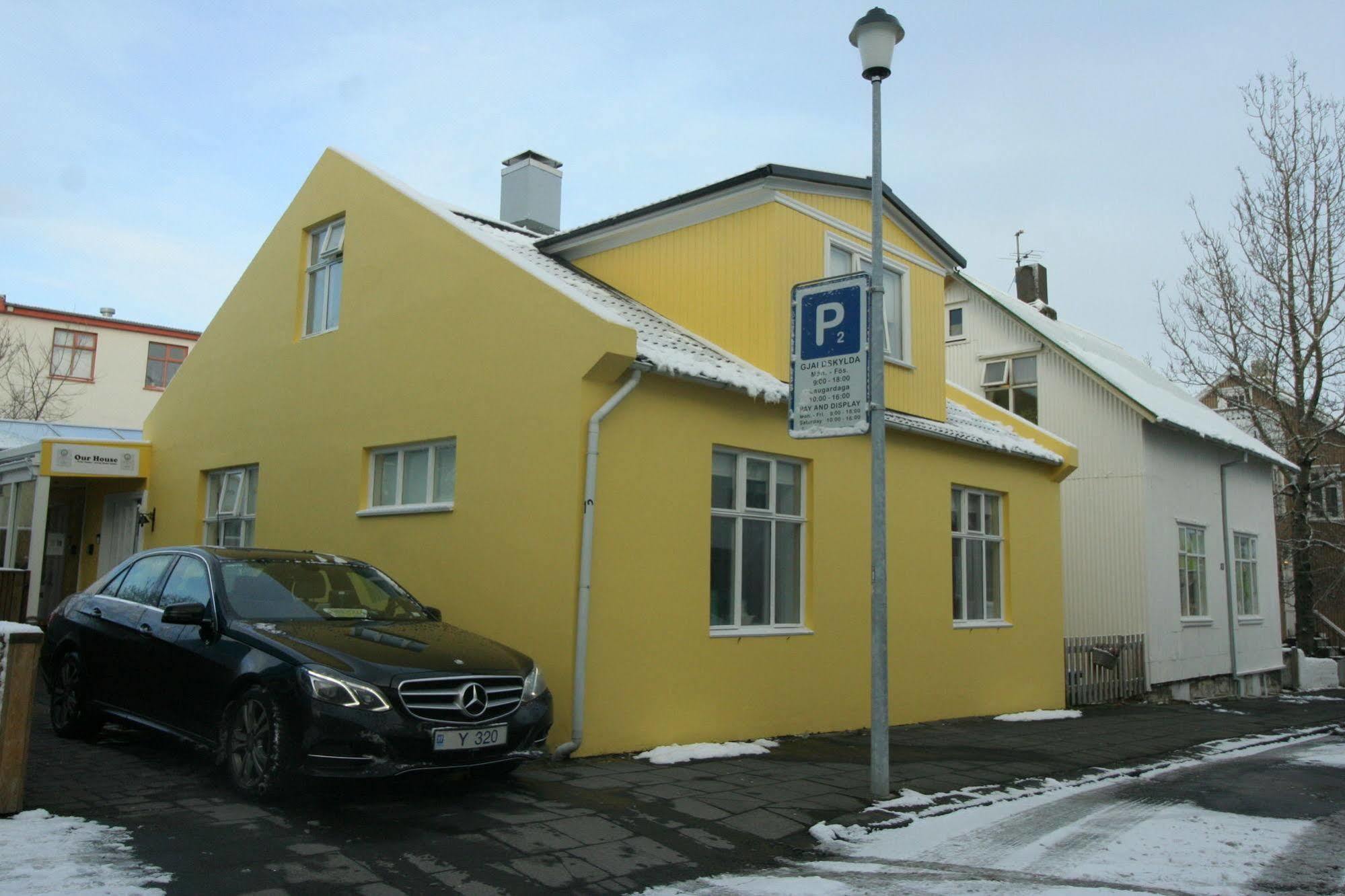 Our House Guesthouse Рейкьявик Экстерьер фото